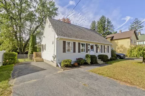58 Emmett St, Chicopee, MA 01020