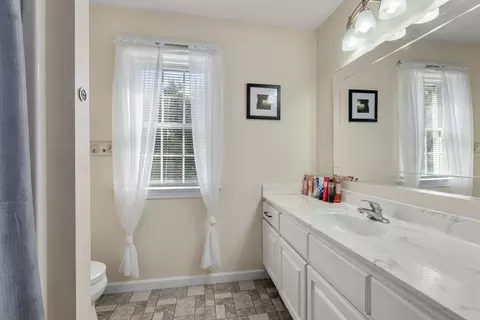 37 Pearson Dr, Springfield, MA 01119 photo 22