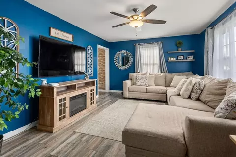 37 Pearson Dr, Springfield, MA 01119 photo 7