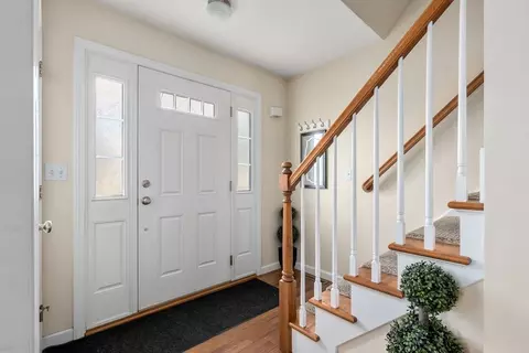37 Pearson Dr, Springfield, MA 01119 photo 4
