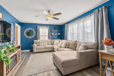 37 Pearson Dr, Springfield, MA 01119 photo 5