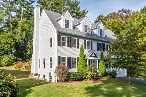56 Edgemoor Ave, Wellesley, MA 02482