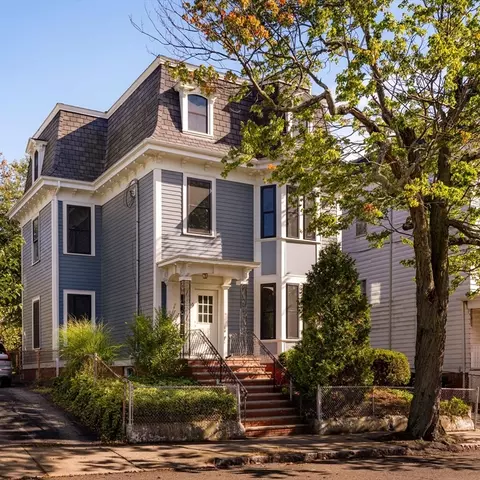 55 Putnam St, Somerville, MA 02143