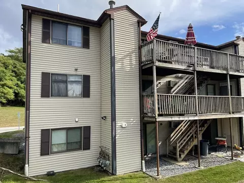 175 Willard St #27, Lowell, MA 01850