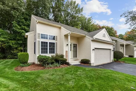 13 Vineyard Ln #17, Methuen, MA 01844