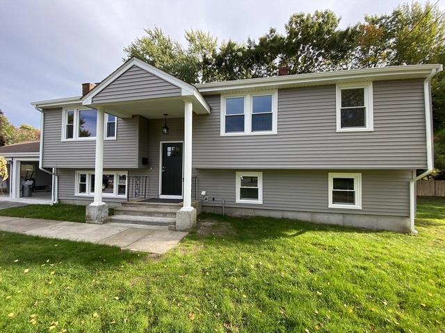 14 Ruggiano Cir, Weymouth, MA 02188