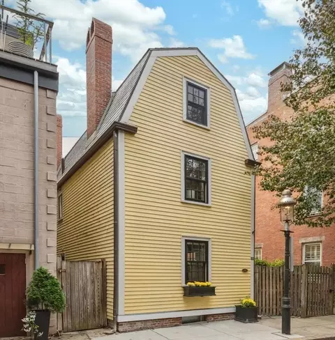 23 Prescott St, Charlestown, MA 02129
