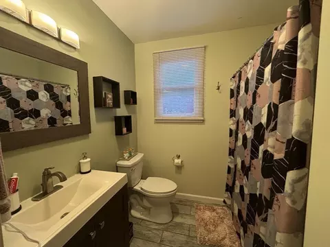 Bath - 14 Pine Needle Ln, Springfield, MA 01118 photo 3 of 3