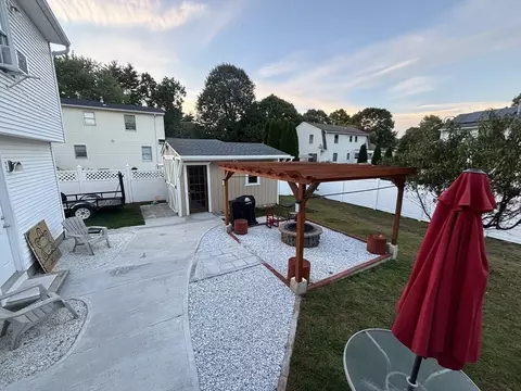 Exterior - 14 Pine Needle Ln, Springfield, MA 01118 photo 9 of 9