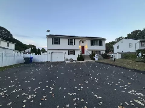 Exterior - 14 Pine Needle Ln, Springfield, MA 01118 photo 2 of 9