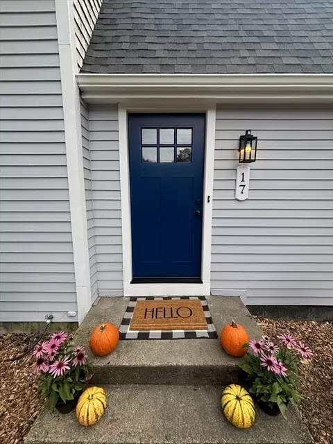 17 Williamsburg Ln, Scituate, MA 02066