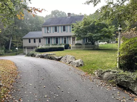 6 Garrett Ln, Spencer, MA 01562