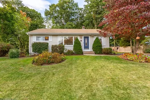 11 Edmund Corrigan Rd, North Attleboro, MA 02760