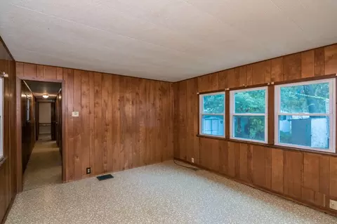41 Oriole Dr, Chicopee, MA 01020 photo 3