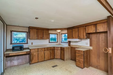 41 Oriole Dr, Chicopee, MA 01020 photo 5