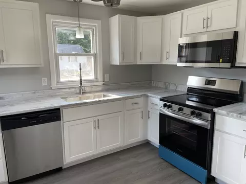 29 Suzanne St, Springfield, MA 01104 photo 18