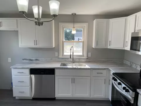 29 Suzanne St, Springfield, MA 01104 photo 17
