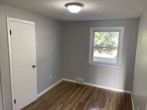 29 Suzanne St, Springfield, MA 01104 photo 25