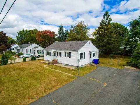 29 Suzanne St, Springfield, MA 01104 photo 6