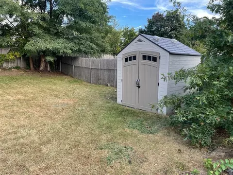 29 Suzanne St, Springfield, MA 01104 photo 33