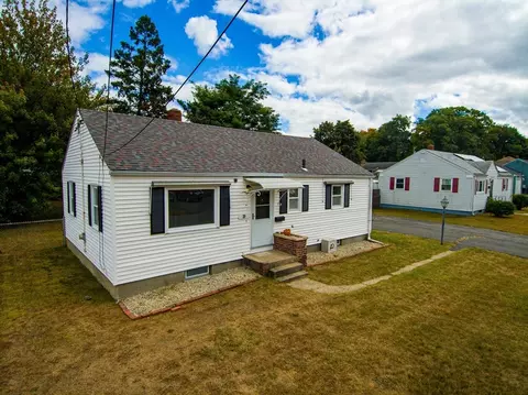 29 Suzanne St, Springfield, MA 01104 photo 2