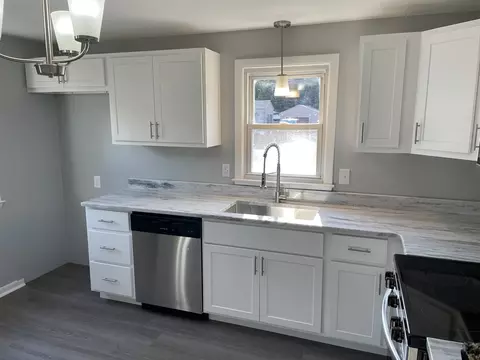 29 Suzanne St, Springfield, MA 01104 photo 16