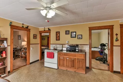 Entry Way - 8 Emerald Ave, Webster, MA 01570 photo 2 of 4