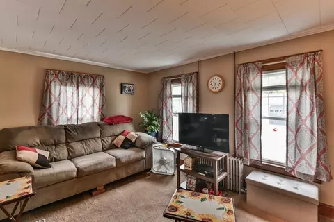 Living - 8 Emerald Ave, Webster, MA 01570 photo 2 of 11