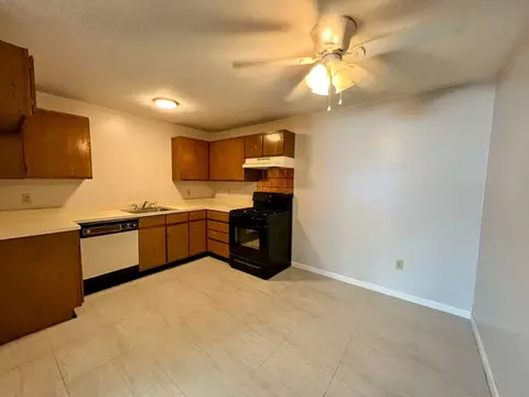 44 Johnson St #1, Fall River, MA 02723 photo 2