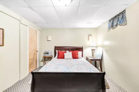 Bedroom - 297 Christopher Dr, Springfield, MA 01119 photo 5 of 6