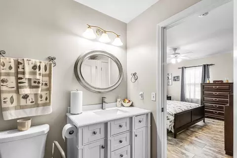 Bath - 297 Christopher Dr, Springfield, MA 01119 photo 1 of 3