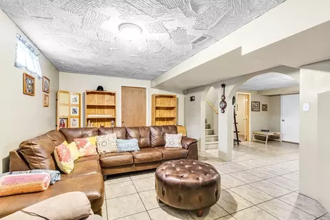 Living - 297 Christopher Dr, Springfield, MA 01119 photo 2 of 2