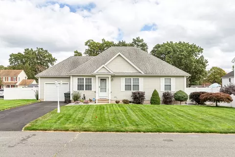 297 Christopher Dr, Springfield, MA 01119