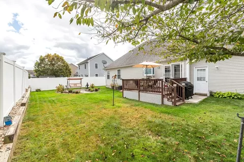 Exterior - 297 Christopher Dr, Springfield, MA 01119 photo 4 of 6
