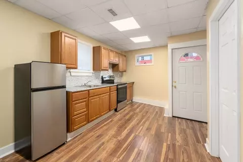 Entry Way - 43 Granite St, Worcester, MA 01604 photo 1 of 3