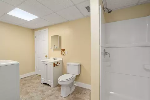 Bath - 43 Granite St, Worcester, MA 01604 photo 1 of 1