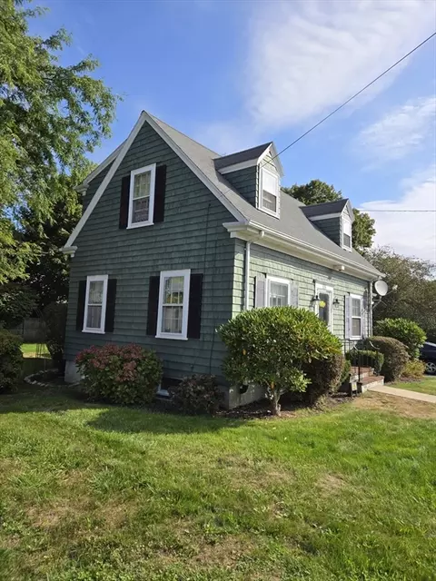 526 Langley St, Fall River, MA 02720 photo 2