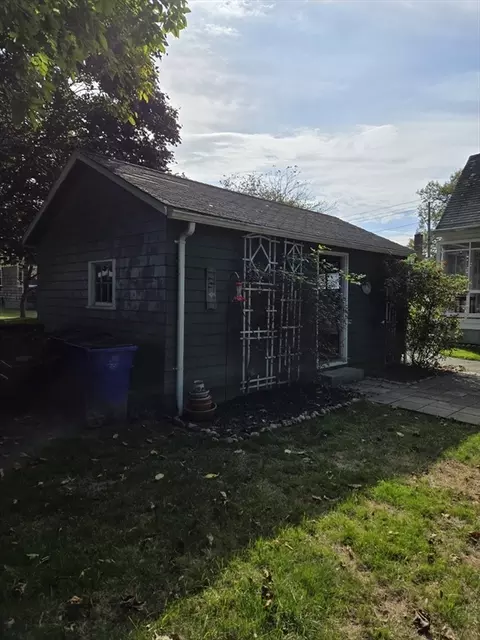 526 Langley St, Fall River, MA 02720 photo 4