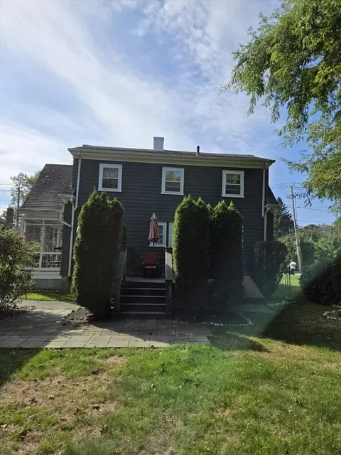 526 Langley St, Fall River, MA 02720 photo 3