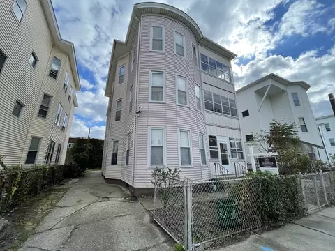 7 Shawmut St, Worcester, MA 01609 photo 2