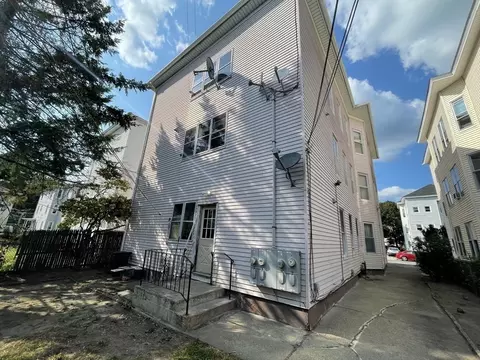 7 Shawmut St, Worcester, MA 01609 photo 4