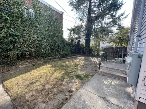 7 Shawmut St, Worcester, MA 01609 photo 3