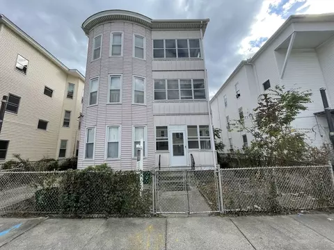 7 Shawmut St, Worcester, MA 01609