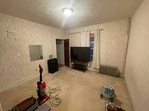 7 Shawmut St, Worcester, MA 01609 photo 9