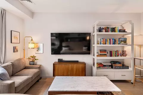 375 Canal St #817, Somerville, MA 02145