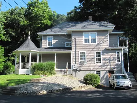221 Church St, Northbridge, MA 01588