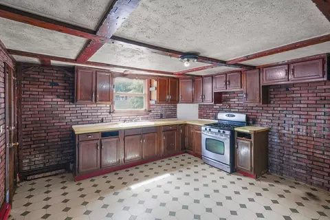 187 Rockland St, Fall River, MA 02724 photo 10