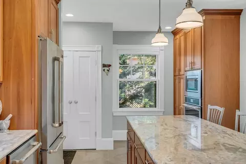 12 Baker Ave, Beverly, MA 01915 photo 8