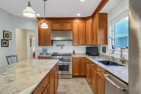 12 Baker Ave, Beverly, MA 01915 photo 7