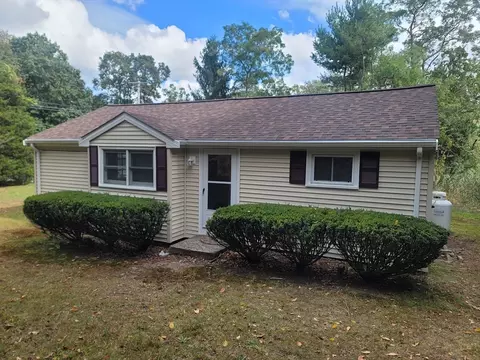 6 Assonet Blvd, Freetown, MA 02702
